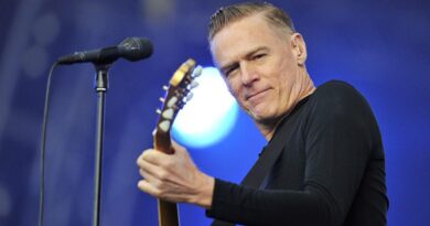 Bryan Adams Net Worth 2022